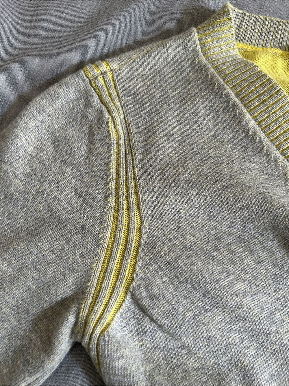 Gucci Kids Gray Yellow Contrast Trim Interlocking G Knit Cardigan Size 8 - Picture 8 of 8
